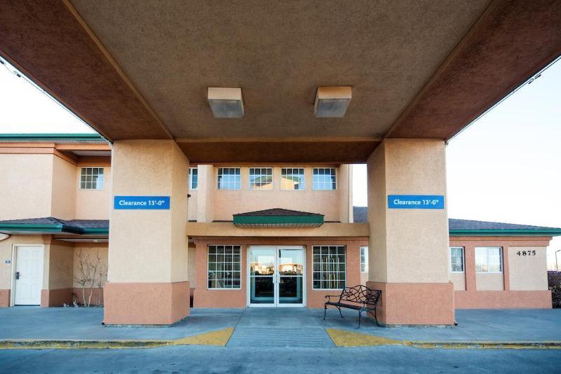 Days Inn & Suites By Wyndham Wichita Eksteriør bilde