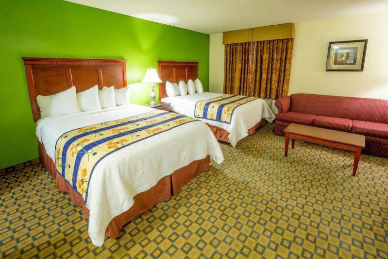Days Inn & Suites By Wyndham Wichita Eksteriør bilde